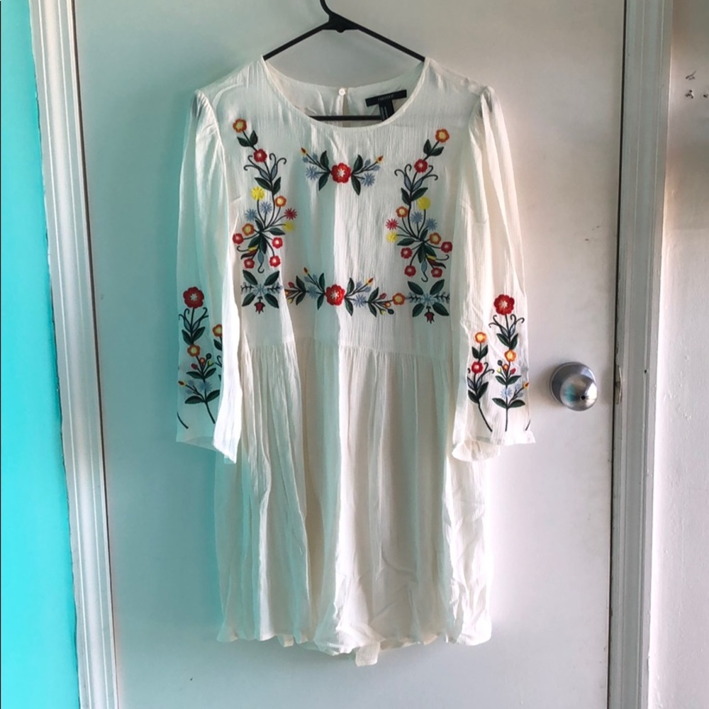 NWOT embroidered peasant dress